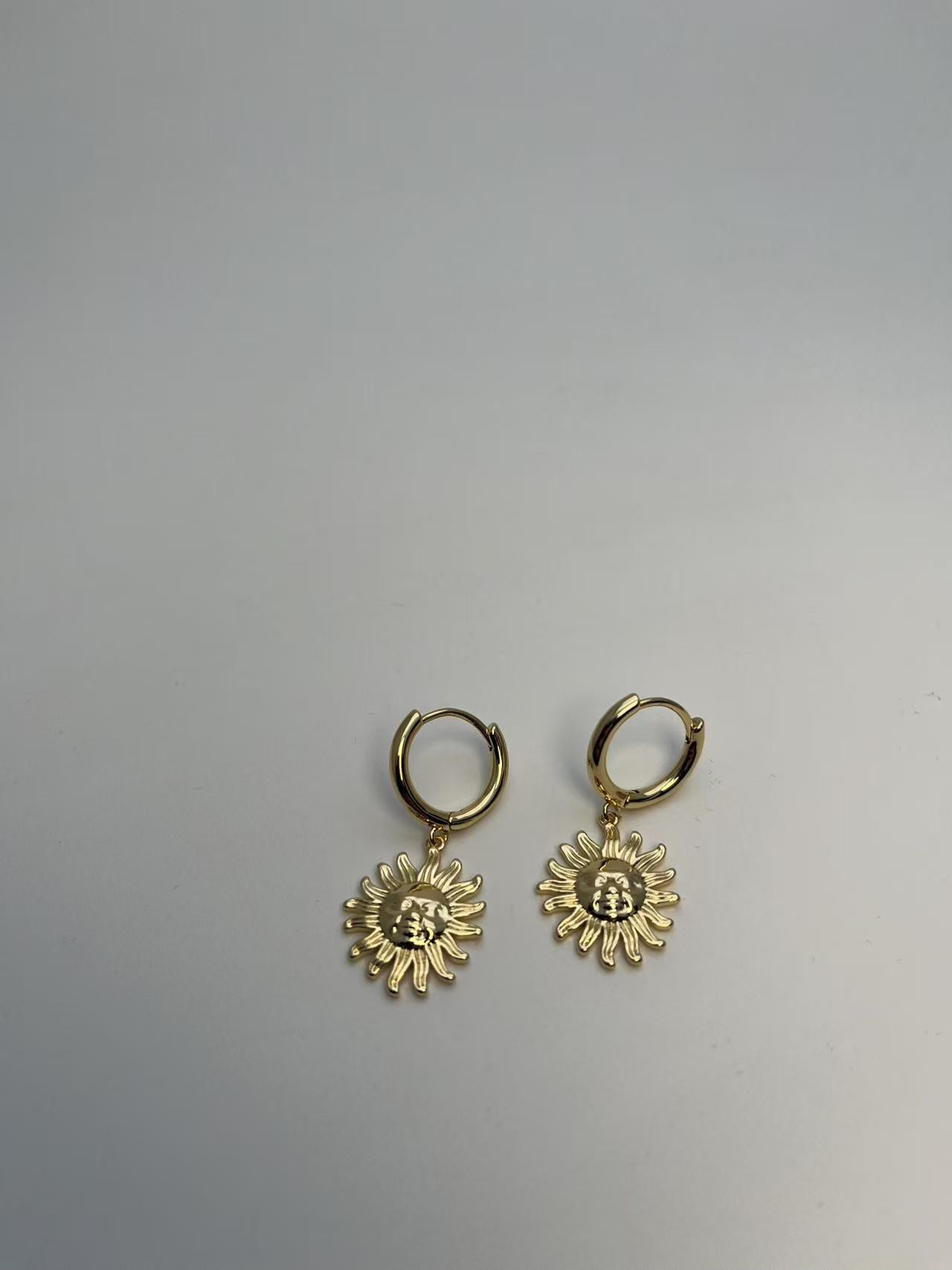 Guldbelagt Sol Ring Øreringe - Lys og Vintage