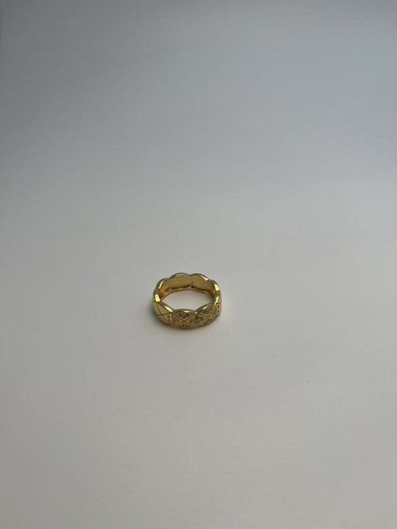 Guldbelagt Flettet Hvide Sten Ring - Elegant og Raffineret