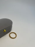 Guldbelagt Snoet Design Ring - Simpelt og Klassisk